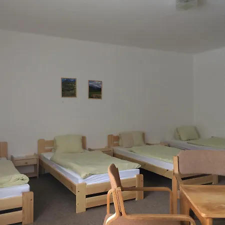אכסניה Turisticka - Parking Štrbské Pleso