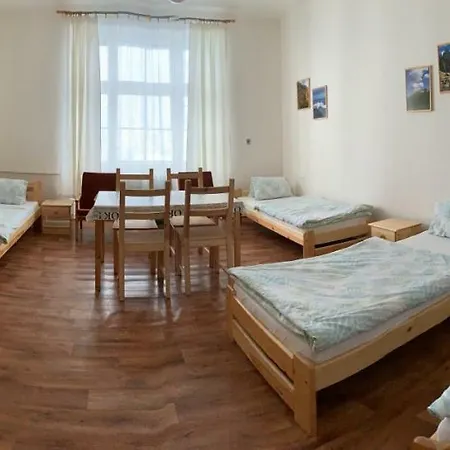 אכסניה Turisticka - Parking Štrbské Pleso