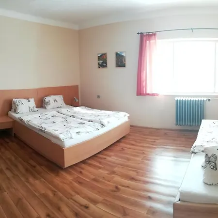 Turisticka Ubytovna Shb ,Strbske Pleso - Vysoke Tatry Hostel *