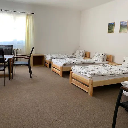 Turistická Ubytovňa Shb ,štrbské Pleso - Vysoké Tatry Albergue *